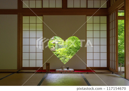 Heart-shaped Inome Window at Shojuin Temple in Kyoto Heart-shaped Inome Window at Shojuin Temple in Kyoto 117154670