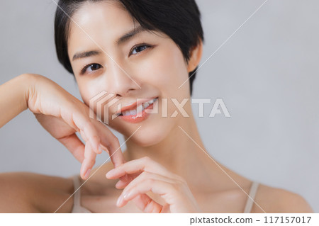 短髮美女圖片 117157017