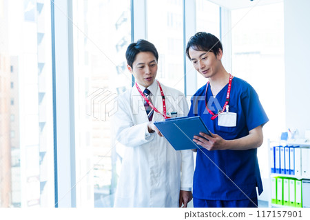 Japanese medical personnel having a meeting Japanese medical personnel having a meeting 117157901