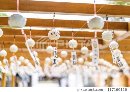 Summer Takekoma Shrine: Wind chimes on the approach to the shrine, summer pilgrimage, Iwanuma City, Miyagi Prefecture Summer Takekoma Shrine: Wind chimes on the approach to the shrine, summer pilgrimage, Iwanuma City, Miyagi Prefecture 117160116