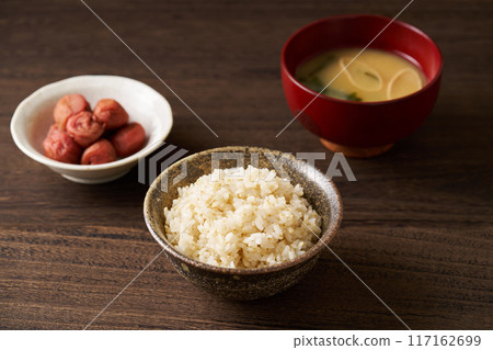 胚芽米裝在碗裡 117162699