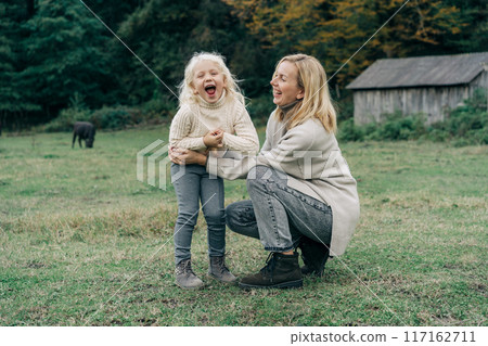 mother, daughter, child 117162711