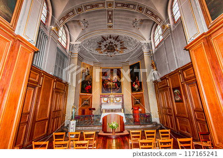 interiors of Saint Louis en l'ile church, Paris, France interiors of Saint Louis en l'ile church, Paris, France 117165241