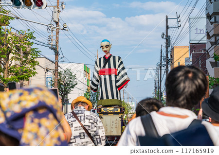 A mechanical doll with a stretchable neck, the Onyudo of the Daiyokkaichi Festival (Yokkaichi City, Mie Prefecture) A mechanical doll with a stretchable neck, the Onyudo of the Daiyokkaichi Festival (Yokkaichi City, Mie Prefecture) 117165919