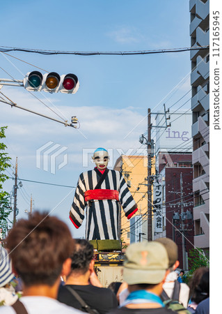 A mechanical doll with a stretchable neck, the Onyudo of the Daiyokkaichi Festival (Yokkaichi City, Mie Prefecture) 117165945