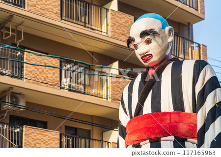 A mechanical doll with a stretchable neck, the Onyudo of the Daiyokkaichi Festival (Yokkaichi City, Mie Prefecture) 117165963