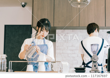 Young cafe staff 117167697