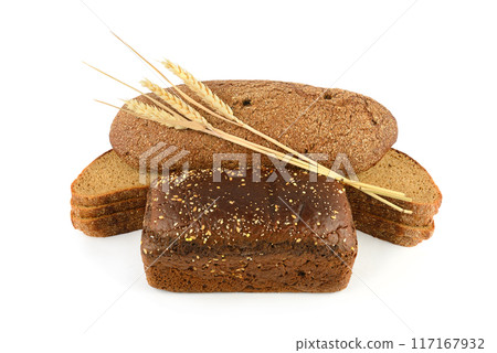 Bread, baguette and ears of wheat isolated on white . 117167932