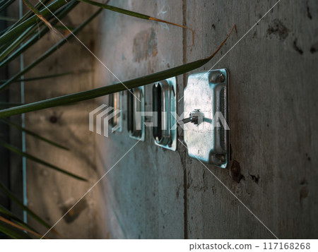 Wall-mounted power switch 117168268