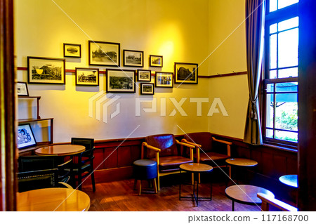 [Aomori] Autumn in Hirosaki: Starbucks Coffee Hirosaki Koenmae store's retro interior 117168700