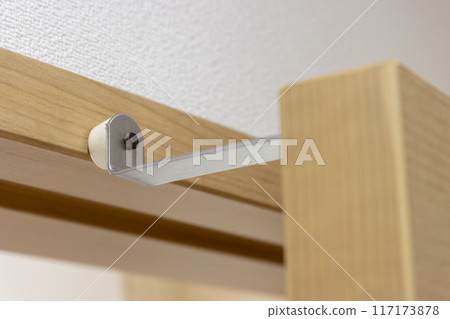 門擋在門上方 117173878