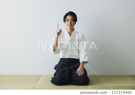 穿著道服和袴的男人 117174495
