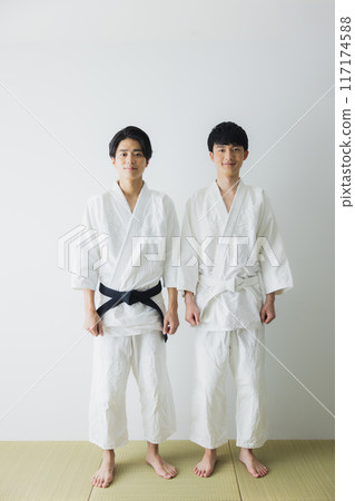 Man in judo uniform 117174588
