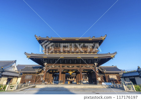 京都東本願寺天王門 京都東本願寺天王門 117176197