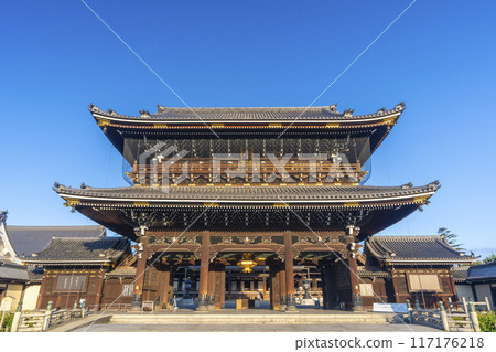 京都東本願寺天王門 117176218