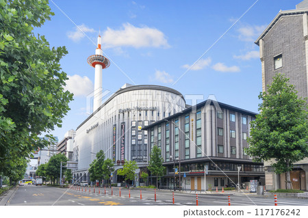 Yodobashi Kyoto and Kyoto Tower 117176242