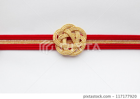 使用水引裝飾的懸掛紙式模板，白色背景 117177920