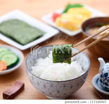 日式早餐 海藻 味噌口味 泡菜 玉子燒 日式早餐 海藻 味噌口味 泡菜 玉子燒 117180407