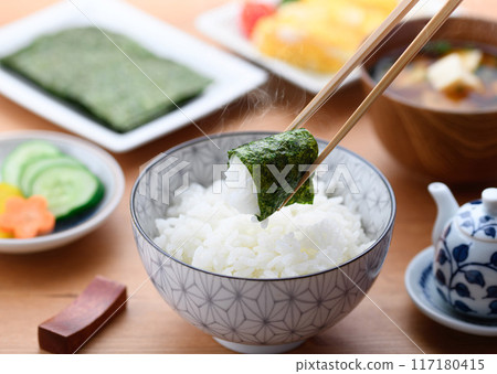 日式早餐 海藻 味噌口味 泡菜 玉子燒 日式早餐 海藻 味噌口味 泡菜 玉子燒 117180415