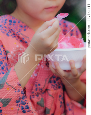 吃冰的牡蠣女孩 吃冰的牡蠣女孩 117182411