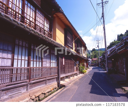 "World cultural heritage" Traditional townscape of Iwami Ginzan, Omori Ginzan (Omori Town) "Conservation district of country designated important traditional building group" 117183578