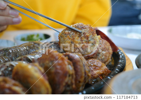 Stuffed squid made in Korean style 117184713