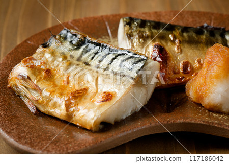 Grilled salted mackerel 117186042