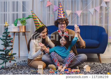 Celebrating Little girl birthday Celebrating Little girl birthday 117186239