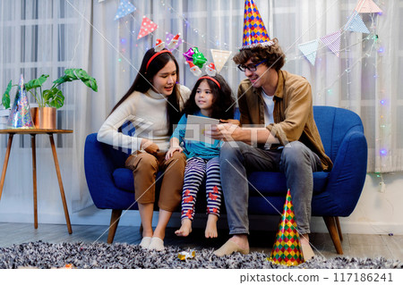 Celebrating Little girl birthday 117186241