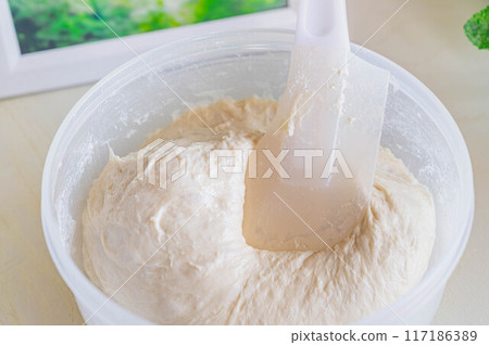 有彈性的薄餅麵團 117186389