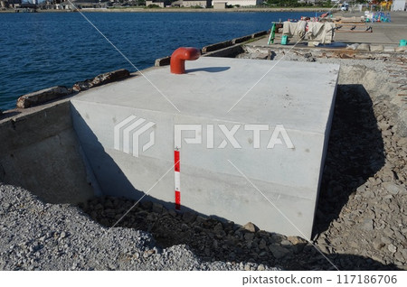 下關商港碼頭：依 SOLAS 規定，新建繫泊柱及沈箱，2024 年 10 月後禁止進入。 117186706