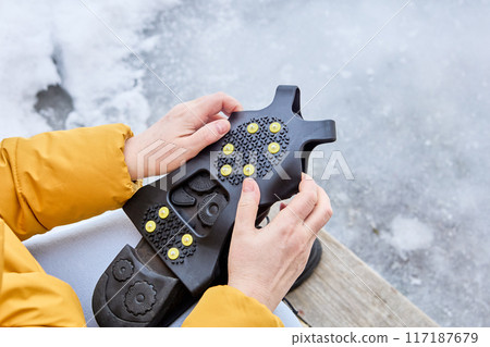 Crampons for boots or winter traction of ice-gripping shoe. 117187679