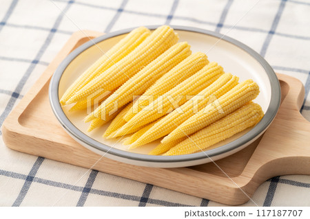 Corn tips, corn shoots, vegetables, baby corn husk 117187707