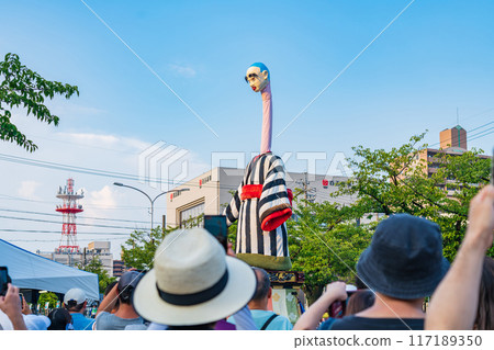脖子可伸縮的卡拉庫裡人偶 四日市祭的御湯堂(三重縣四日市市) 脖子可伸縮的卡拉庫裡人偶 四日市祭的御湯堂(三重縣四日市市) 117189350