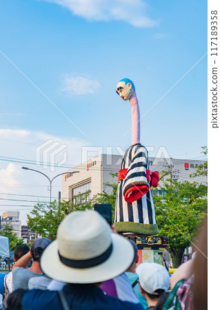 A mechanical doll with a stretchable neck, the Onyudo of the Daiyokkaichi Festival (Yokkaichi City, Mie Prefecture) 117189358
