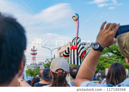 A mechanical doll with a stretchable neck, the Onyudo of the Daiyokkaichi Festival (Yokkaichi City, Mie Prefecture) A mechanical doll with a stretchable neck, the Onyudo of the Daiyokkaichi Festival (Yokkaichi City, Mie Prefecture) 117189366