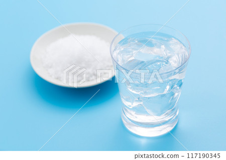 鹽和冰水 117190345