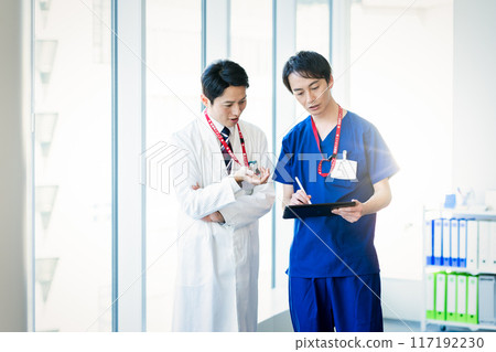Japanese medical personnel having a meeting Japanese medical personnel having a meeting 117192230