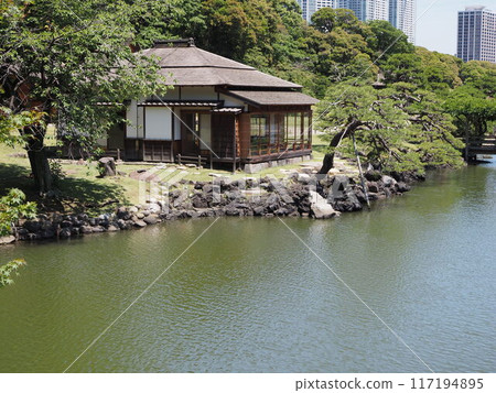 Hamarikyu Gardens Shioiri Pond and Tsubame Tea House Hamarikyu Gardens Shioiri Pond and Tsubame Tea House 117194895
