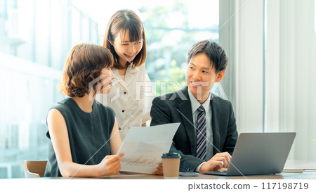 Three Japanese businessmen having a meeting 117198719