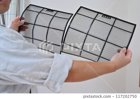 空調過濾網清洗（左、清洗後、右、清洗前） 117202750