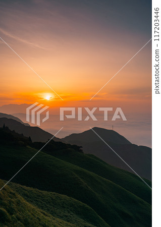 View of the mountains at dawn from the summit 117203446