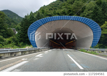 Kan'etsu Expressway, Kan'etsu Tunnel entrance, outbound Kan'etsu Expressway, Kan'etsu Tunnel entrance, outbound 117204561
