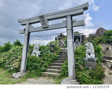 谷川嶽山頂天神嶺的鳥居 117205274