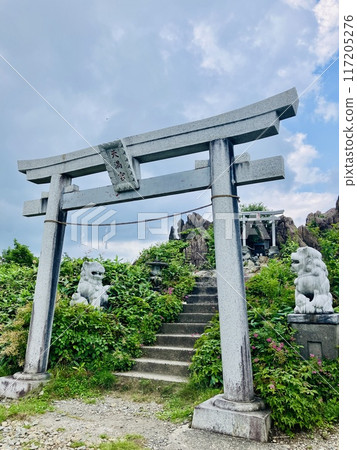 谷川嶽山頂天神嶺的鳥居 谷川嶽山頂天神嶺的鳥居 117205276