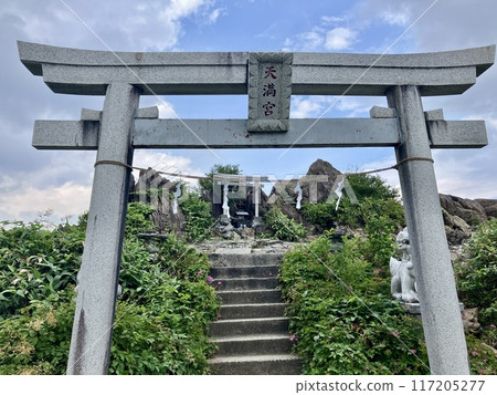 谷川嶽山頂天神嶺的鳥居 谷川嶽山頂天神嶺的鳥居 117205277
