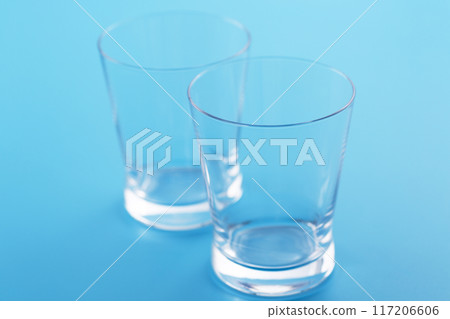 A glass 117206606