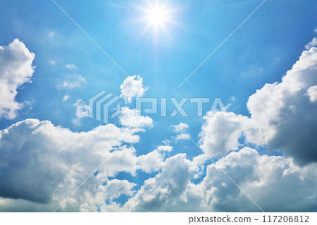 夏天藍天、雲彩和太陽 夏天藍天、雲彩和太陽 117206812