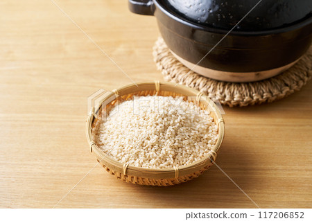 將發芽米放入濾鍋中 117206852
