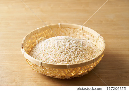將發芽米放入濾鍋中 117206855